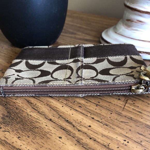 Coach Signature C Wristlet - Picture 6 of 10